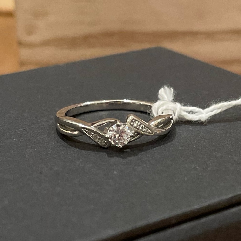 New Sterling Silver CZ ring size 10
